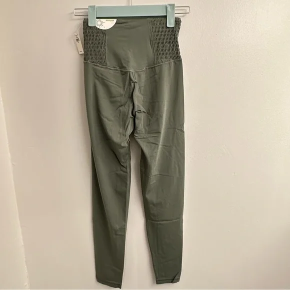 OFFLINE By Aerie Real Me Smocked Leggings Sz S Olive - Picture 6 of 9